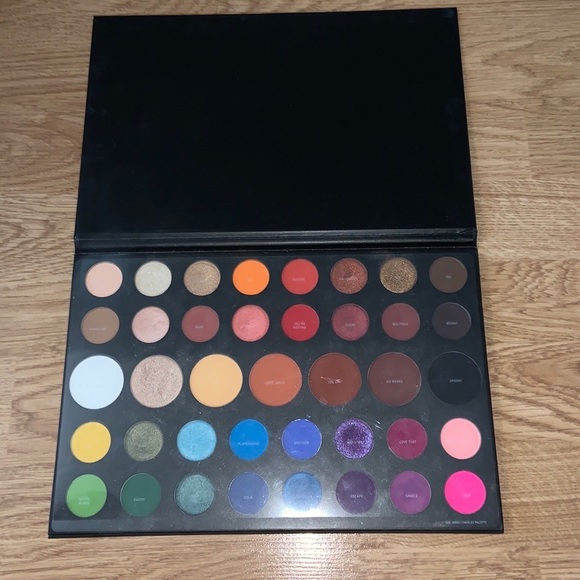 The James Charles Makeup Palette - Picture 2 of 8